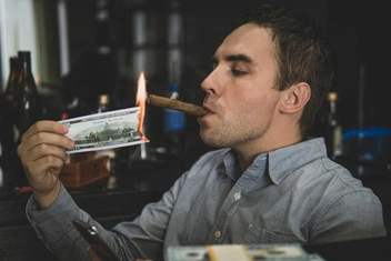 «Старые» деньги vs «новые» деньги: почему «понты» выдают комплекс неполноценности