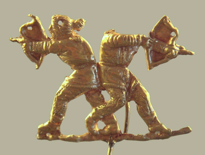 Скифы стреляют из лука. Керчь (античный Пантикапей, Крым). 475-450 до н. э. | Источник: Википедия