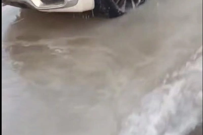 Авария водопровода в Воронеже привела к обледенению дворов