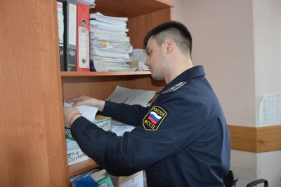 Дорожная фирма Саранска лишилась фургона из-за долга за асфальт