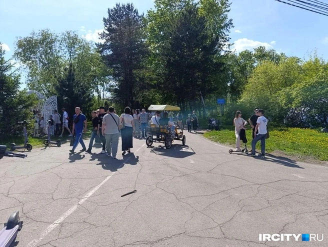 Кто-то выбирал передвигаться на рикшах | Источник: «ИрСити»
