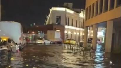 Турция уходит под воду — российские туристы в опасности. Кадры