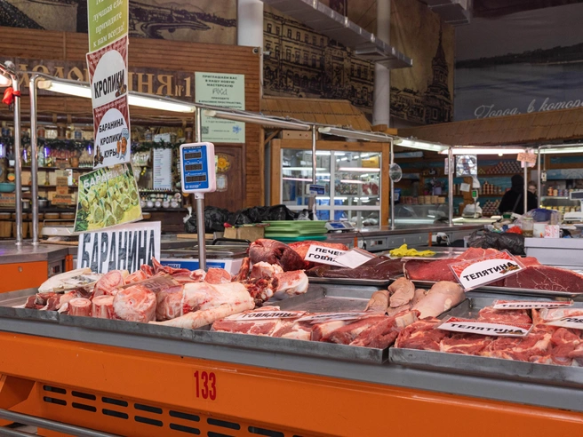 В этом секторе продают мясо, фрукты, овощи и кондитерские изделия | Источник: Артем Бауман / 76.RU