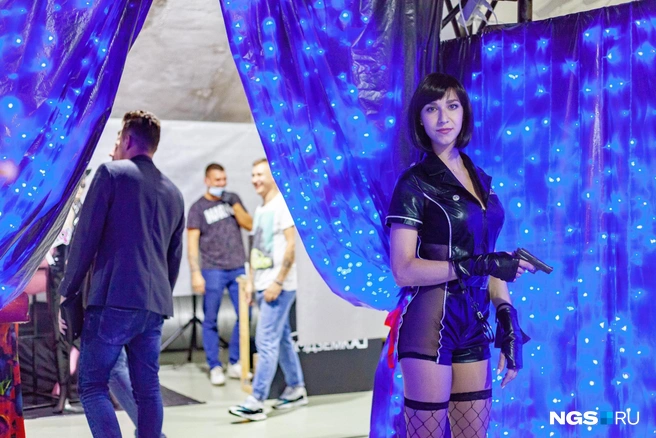 Иногда люди смотрят в разные стороны, несмотря на все старания | Источник: Александр Ощепков / NGS.RU