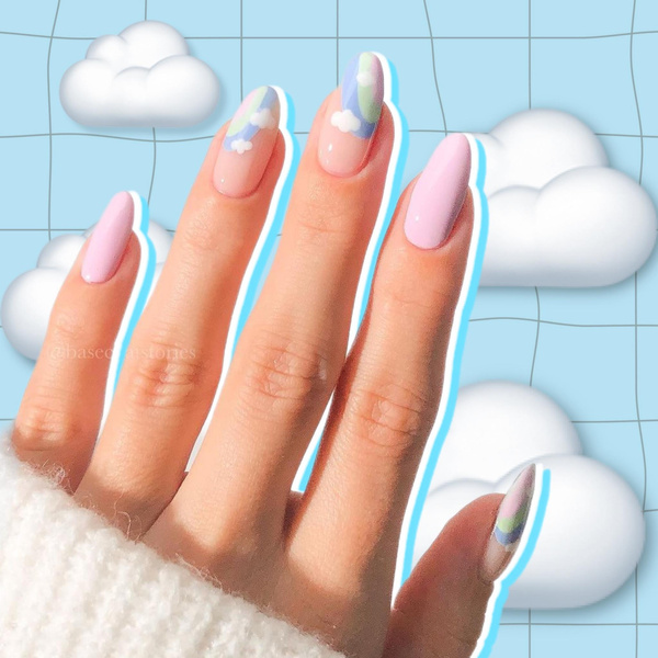 Розовый маникюр с облаками — легкий и очень нежный дизайн ногтей на лето 2023
