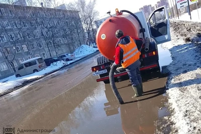 Коммунальщики Благовещенска приступили к откачке талых вод