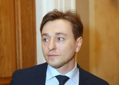 Сергей Безруков перенес свои спектакли из-за ковида