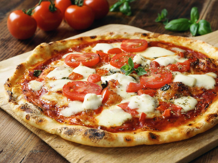Домашние оценят: кулинарный секрет, который превратит обычную пиццу в ресторанное блюдо