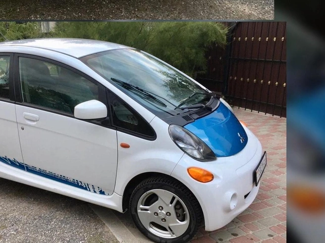 Mitsubishi i-MiEV — один из первых электромобилей, но не стал популярным. | Источник: Auto.ru