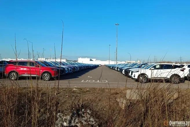 Jeland уже в пути. Машины, собранные на бывшем заводе GM, начали поступать дилерам | Источник: Наталья Вязовкина / «Фонтанка.ру»