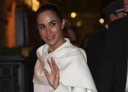 Меган Маркл впервые появилась на показе Balenciaga — ради нее шоу задержали на час