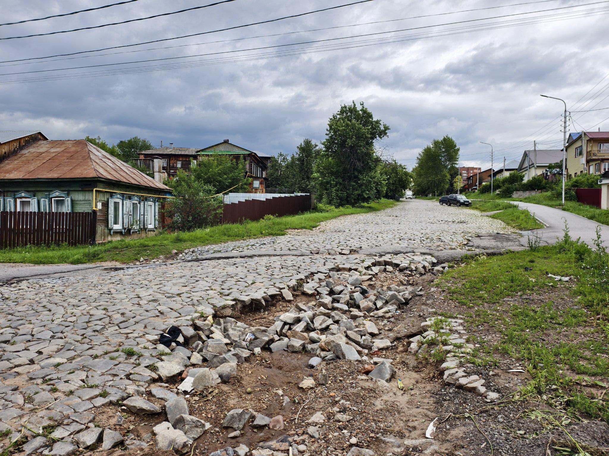 Власти Уфы пообещали восстановить двухвековую мостовую, пострадавшую после дождя