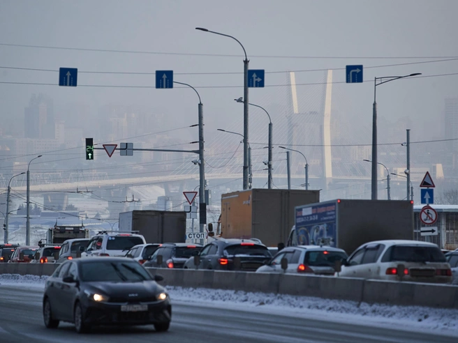 На Бердском шоссе также скопилась пробка. | Источник: Александр Ощепков / NGS.RU