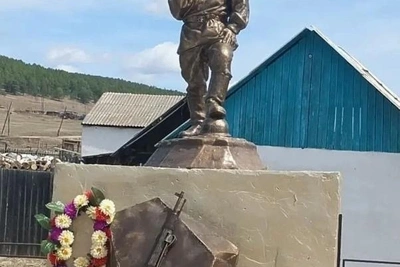 Памятник снайперу Семёну Номоконову открыли в Забайкалье