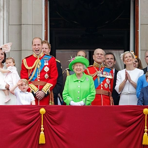 Особый протокол: кто из Виндзоров может стоять с Королевой на балконе во время праздников и почему