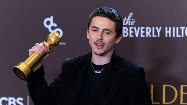 Шаламе похвалил Кайли Дженнер в речи на церемонии награждения, что стало вехой в их всё более публичных отношениях. | Источник: MEGA
