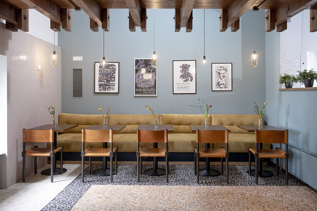 Фото №1 - Яркое кафе Auberge de Beaulieu в Лозанне