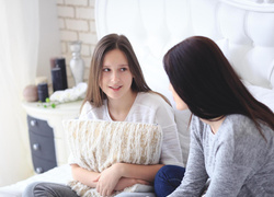 Первая любовь подростка: как правильно реагировать родителям — 5 мудрых советов