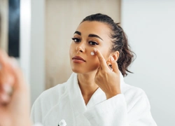 Айдентивная косметика: что это такое и почему за ней будущее