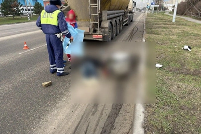 Блогер из Анапы раздавлена фурой после падения с мопеда
