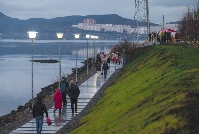 В Коле открыли новую прогулочную зону на Поморской набережной: как она выглядит | Источник: Igor Gromov