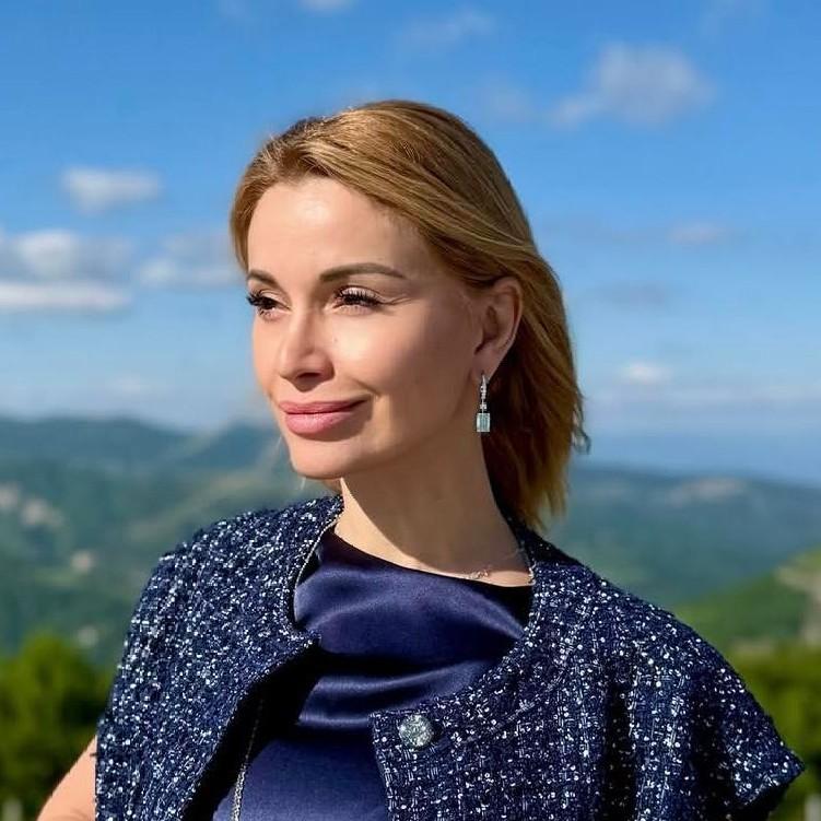 Орлова ответила разгневанному Омарову: «Теона три года просила ее покрестить. Она боялась реакции папы и не зря!»