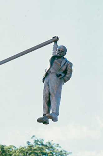 Фото №8 - Главный хулиган Европы: Давид Черный и его провокационные скульптуры