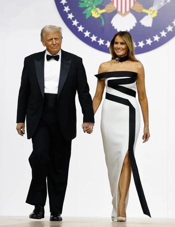 Икона: рассматриваем платье Мелании Трамп для инаугурационного бала | marieclaire.ru