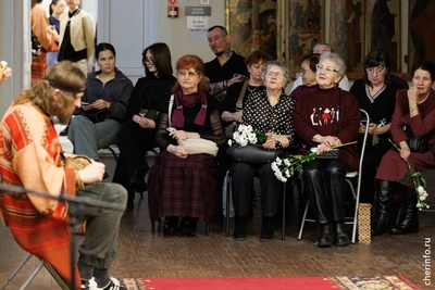 Древнерусские костюмы из тканей «Красного ткача» в Череповце