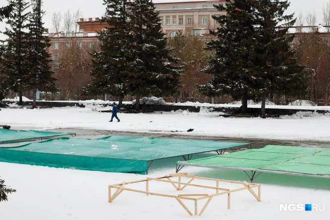 Читатели НГС беспокоятся, что работы проводят в зимний период. Связаться с подрядчиком на момент публикации не удалось, НГС направил запрос в пресс-центр мэрии | Источник: Андрей Бортко / NGS.RU