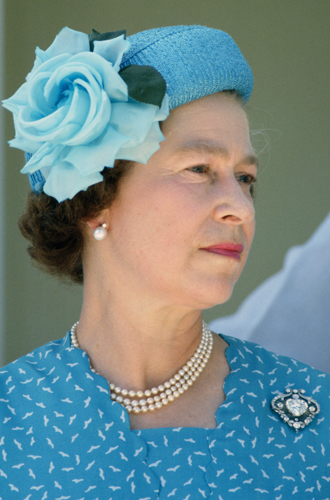 Какое украшение Елизавета II носит практически постоянно (но вы не замечали)