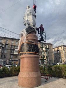 Скульптор Денис Стритович представил макет, который был одобрен чиновниками | Источник: kuzrab.ru