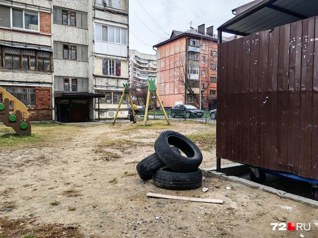 Призываем так не делать и сдавать шины в специальные места для утилизации | Источник: Павел Красоткин / 72.RU