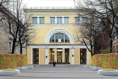 «Театральную» в Петербурге снова передвигают