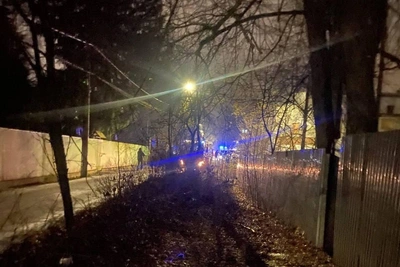 В Сходне на месте взрыва все еще лежит тело школьника