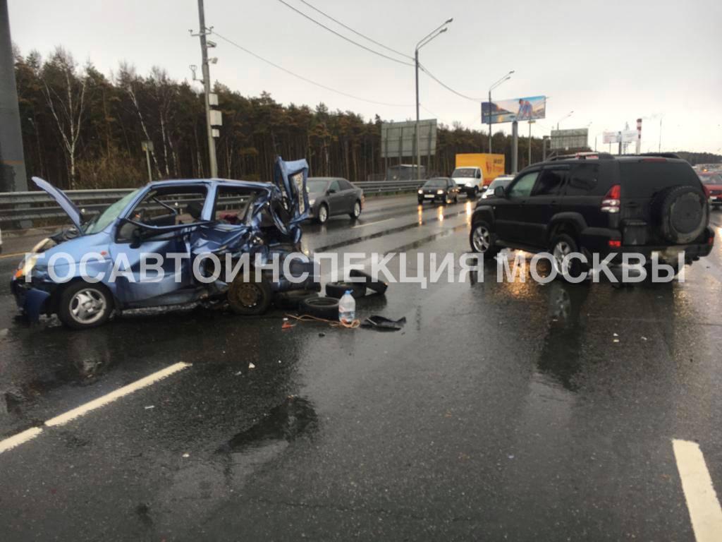 ДТП на Новорижском шоссе, авария на Новорижском шоссе, водитель без прав на  «Toyota Land Cruiser Prado» протаранил «Daewoo Matiz», авария на  Новорижском шоссе 9 мая 2022 - 9 мая 2022 - МСК1.ру