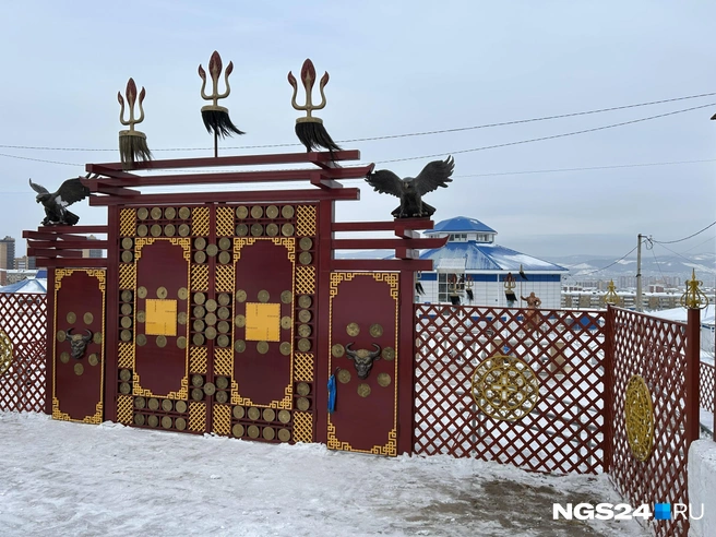 Вход в «Тэнгэри» | Источник: Алексей Тайганавт / NGS24.RU