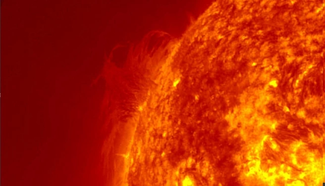 Протуберанец 13 октября | Источник: Официальный канал лаборатории солнечной астрономии ИКИ РАН