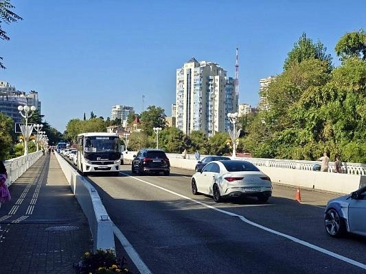 Общая площадь ремонтируемого участка составляет 2700 квадратных метров. | Источник: sochi.ru