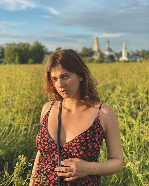 У актрисы Ирины Вилковой отошли воды после задержания в центре Москвы