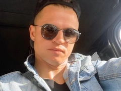 Безработный Дмитрий Тарасов ездит на метро