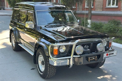 В Новосибирске продают 32-летний Nissan Safari за 3,45 млн