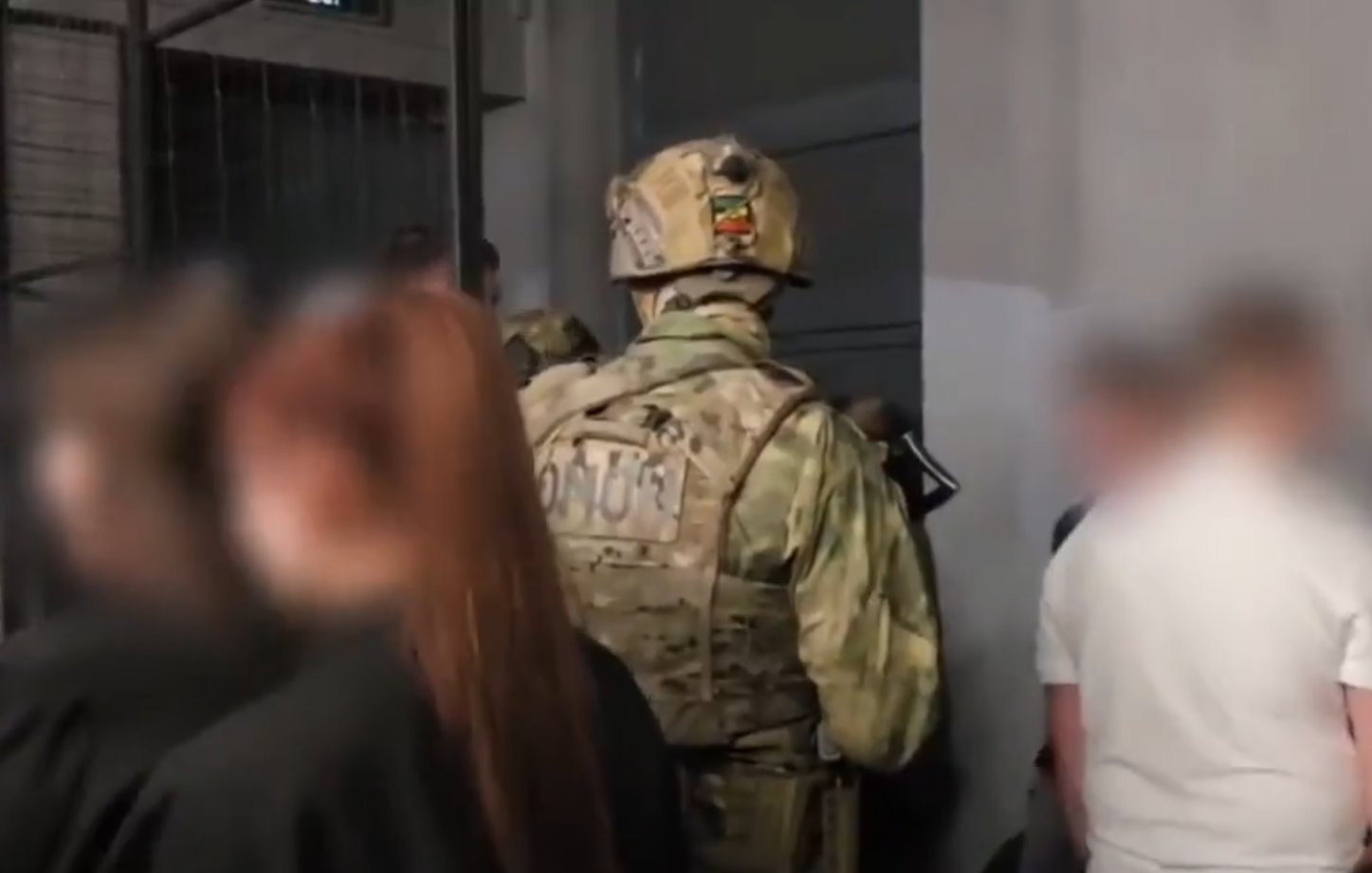 ОМОН нагрянул в два скандально известных ночных клуба Читы. Заведения могут лишить лицензии на алко…