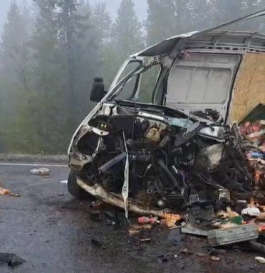 Микроавтобус превратился в груду железа | Источник: Госавтоинспекция МО 51 / T.me