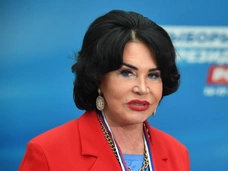 Надежда Бабкина раскрыла подробности личной жизни на фоне слухов о романе с молодым помощником