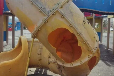 Детский комплекс «Фрегат» в Суворовском пришёл в негодность