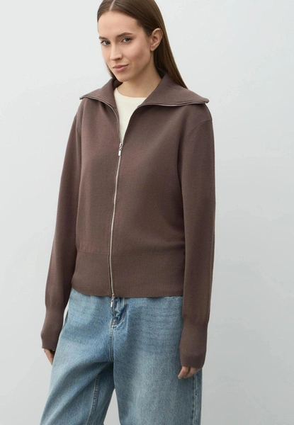 Фэшн-обсессия весны&nbsp;&mdash; олимпийка Uniqlo