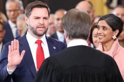 Уша Вэнс называет мужа милым и забавным, но критики не верят