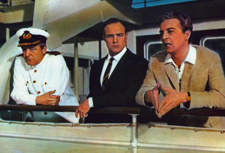 В 1967 году Сидни Чаплин (справа) в компании Марлона Брандо и Софи Лорен снялся в фильме «Графиня из Гонконга». Это была последняя и весьма неудачная режиссерская работа его отца. В эпизодических ролях в фильме мелькают сам Чарли Чаплин, а также его дочери: Джозефина, Джеральдина и Виктория | Источник: United Archives via Legion Media