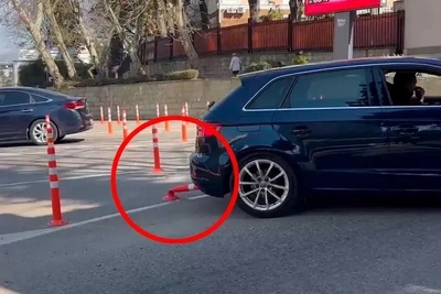 В Сочи за повреждение делиниаторов грозит арест или лишение прав